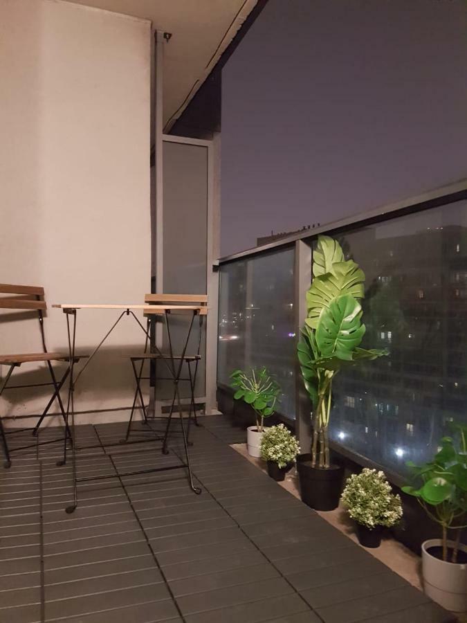 Toronto Downtown 2 Bedroom Families Only Sleeps 5 Exterior photo